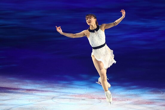 万感の表情で舞う坂本（カメラ＝山口高明）