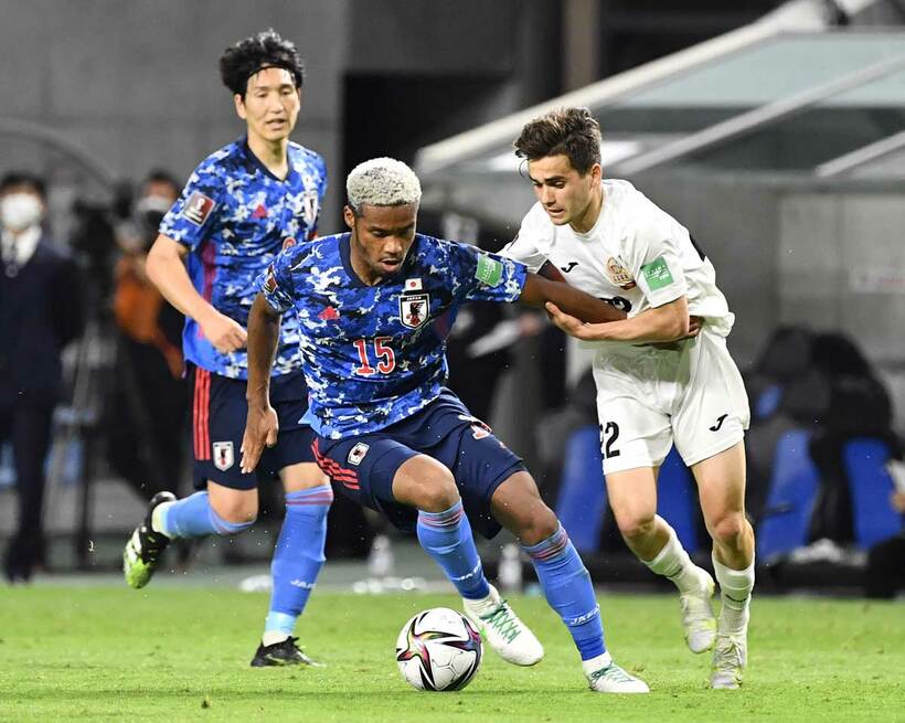  わずか６分間でハットトリックを達成する離れ業をやってのけたオナイウ