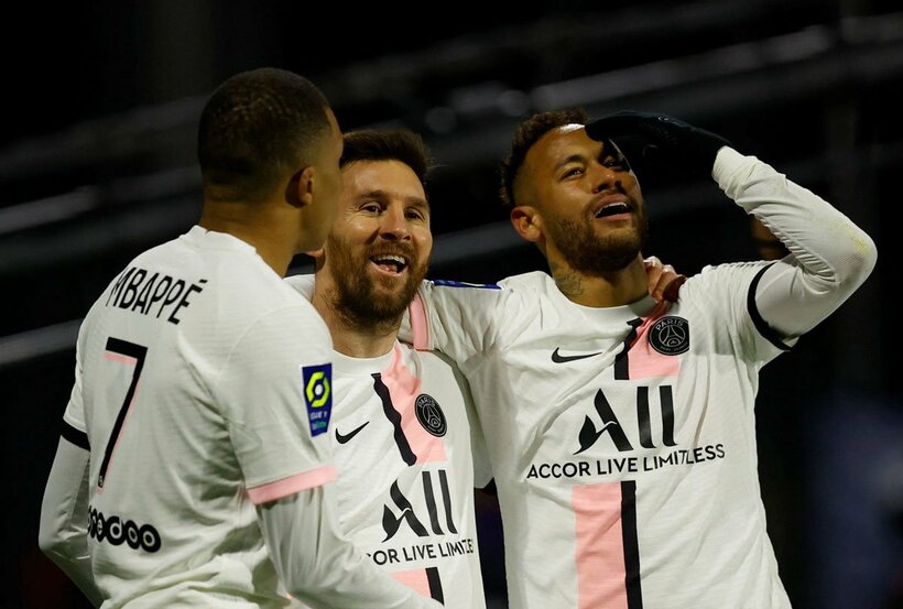  左からエムバペ、メッシ、ネイマール（ロイター）