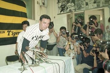 シーズン途中で解任された中村勝広監督（１９９５年）