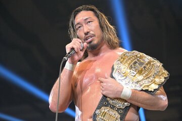試合後、マイクを握る辻陽太