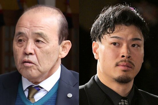 阪神の岡田彰布オーナー付顧問(左)と、今季の契約未更改の佐藤輝明