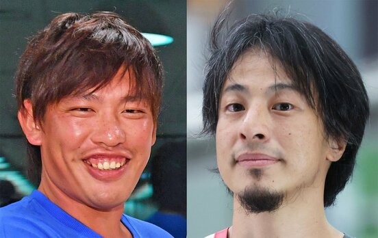  左から箕輪氏、ひろゆき氏（東スポWeb）