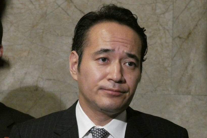 予算カット発言を受けて報道対応する簗和生農水相