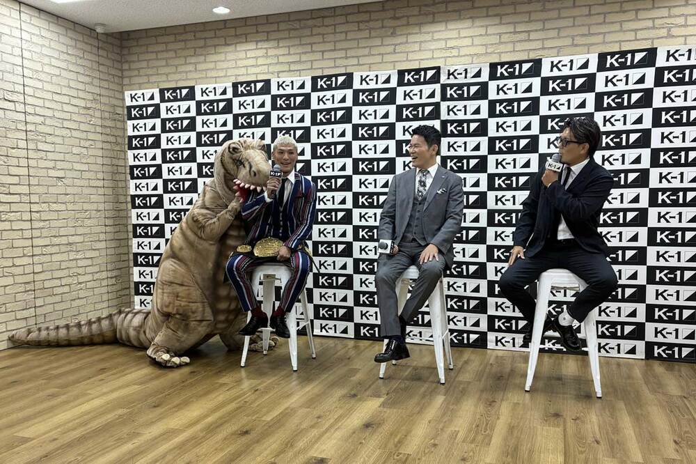 (左から)永澤サムエル聖光、須藤元気、皇治