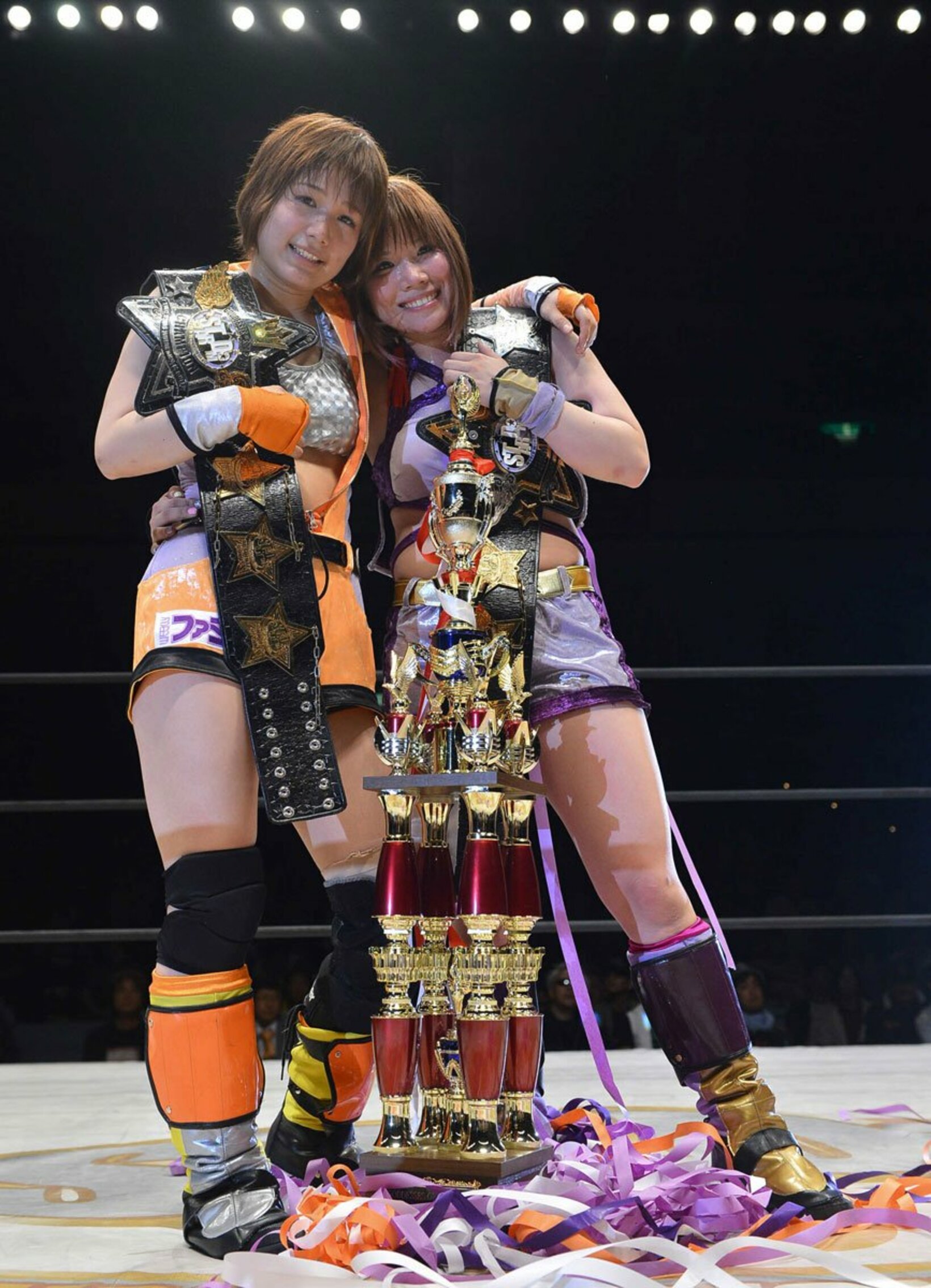 スターダム時代、宝城カイリ(右)とゴッデス王者だった翔月なつみ（2013年）