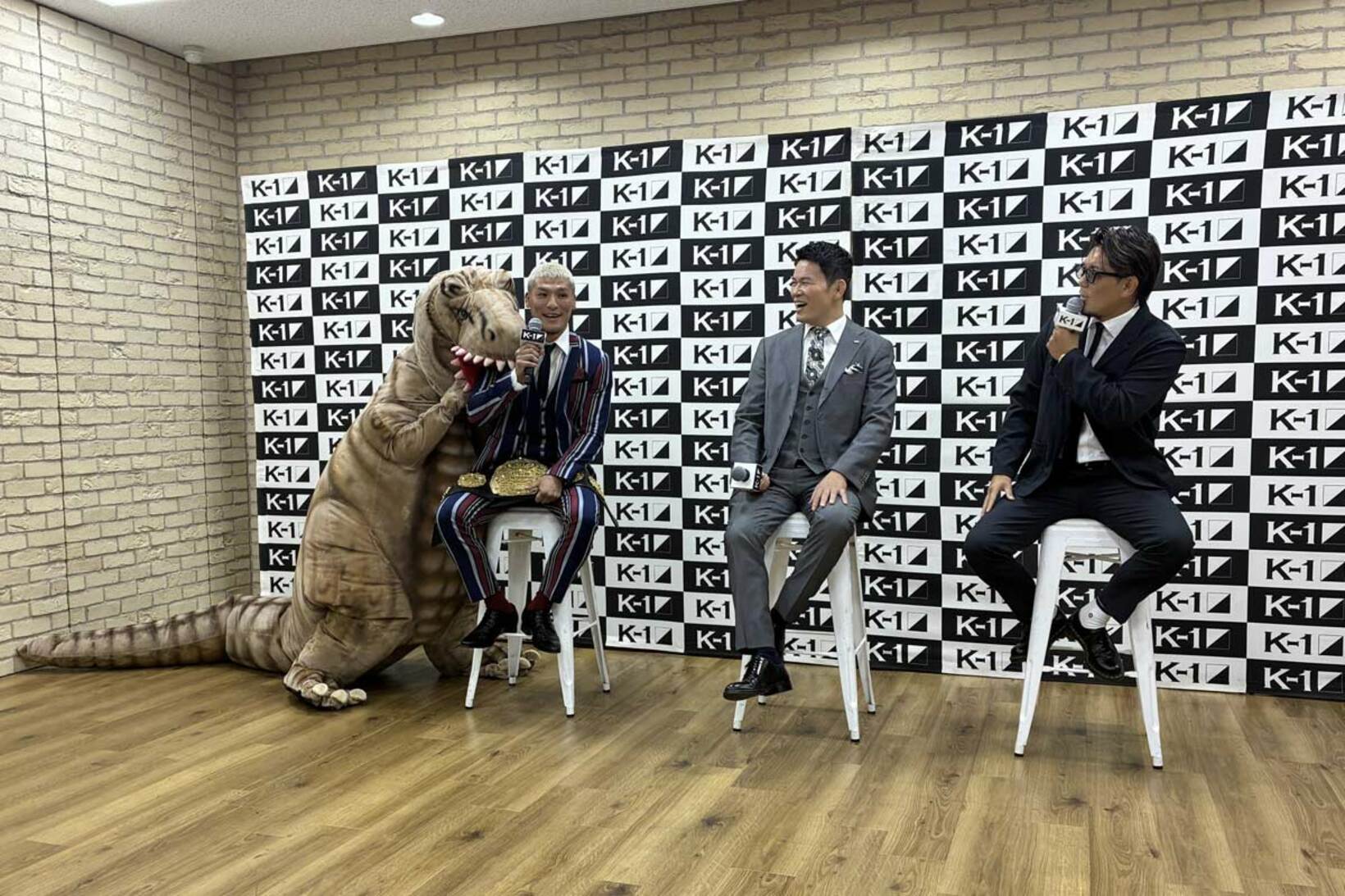 （左から）永澤サムエル聖光、須藤元気、皇治