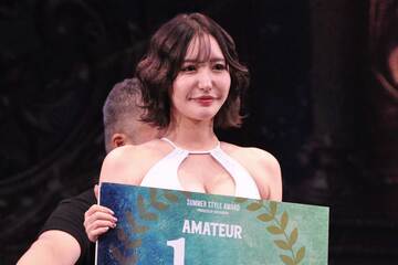 グラマラス部門で優勝した百永さりな