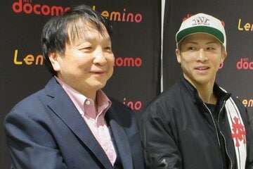 井上尚弥(右)の今後のプランを明かした大橋秀行会長