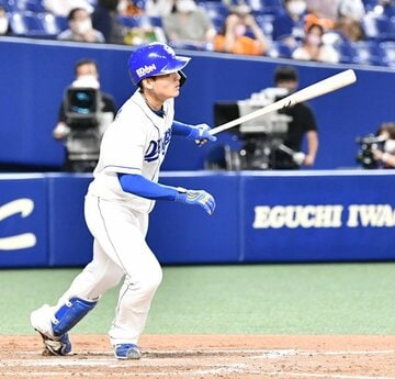  中日・石川昂の大きな当たりはフェンス直撃…