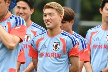 公開練習を行った堂安律