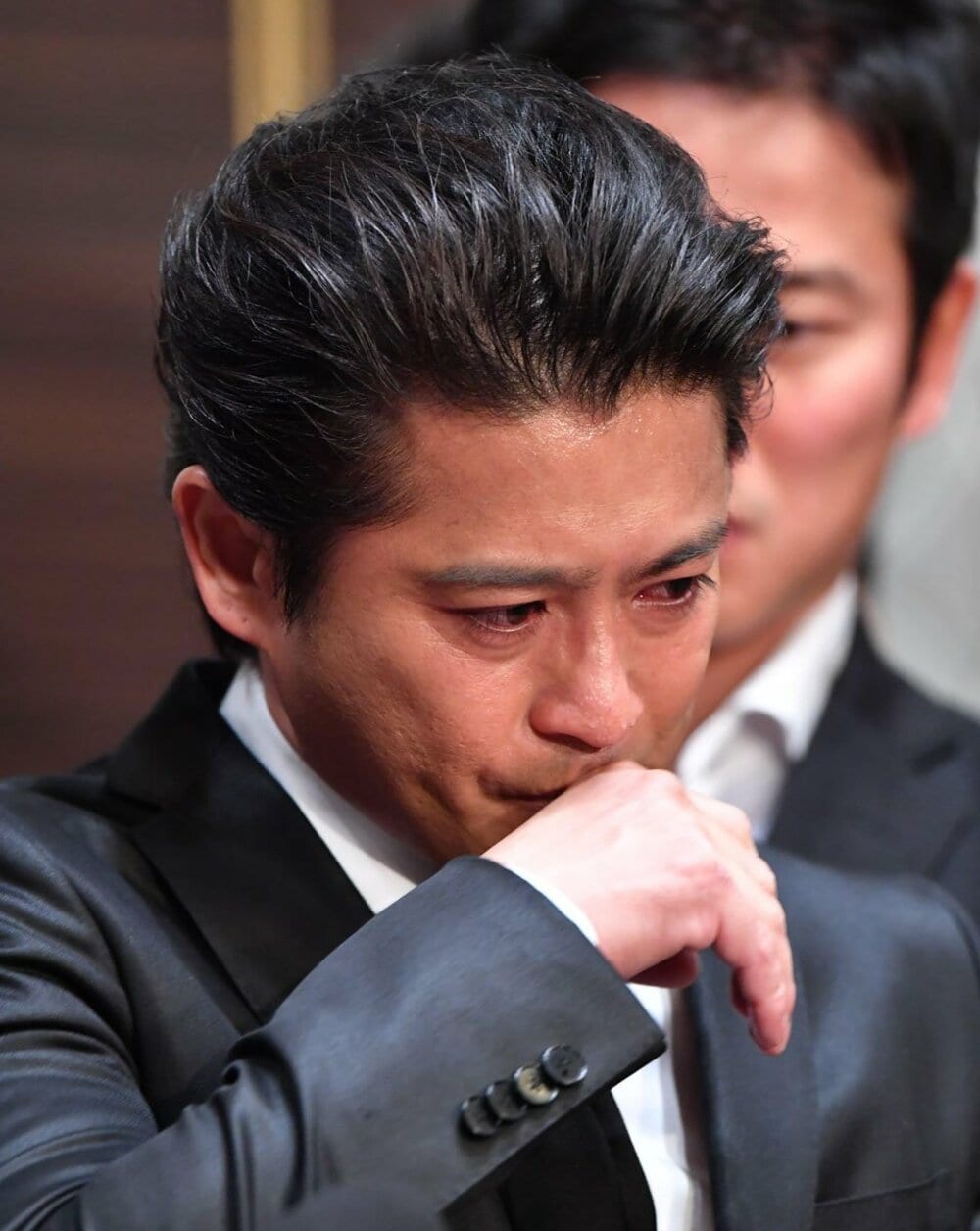 不祥事会見で大粒の涙を流した山口達也