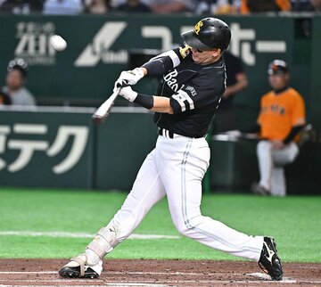 ２回、先制ソロを放った栗原陵矢