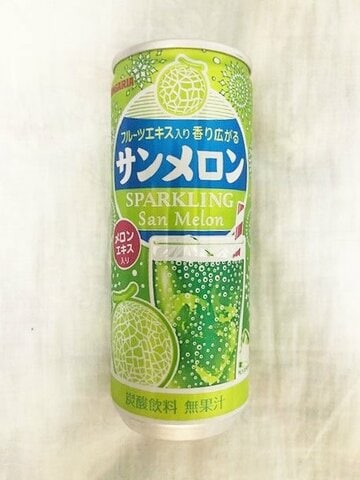  「無果汁」という表記がかえってこのソーダのすごさを物語っている