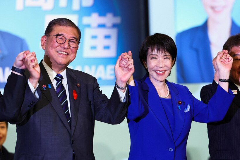 石破茂前首相と高市早苗首相（ロイター）