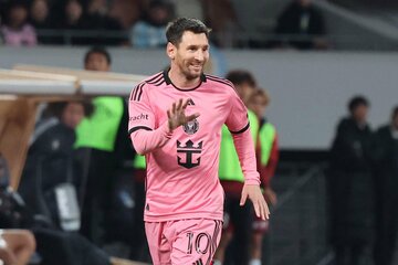 神戸との親善試合で後半１５分から途中出場したメッシ