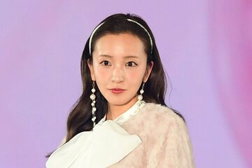 板野友美
