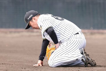 ３回に負傷した石井大智