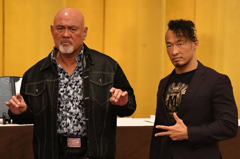  左から武藤と丸藤（東スポWeb）