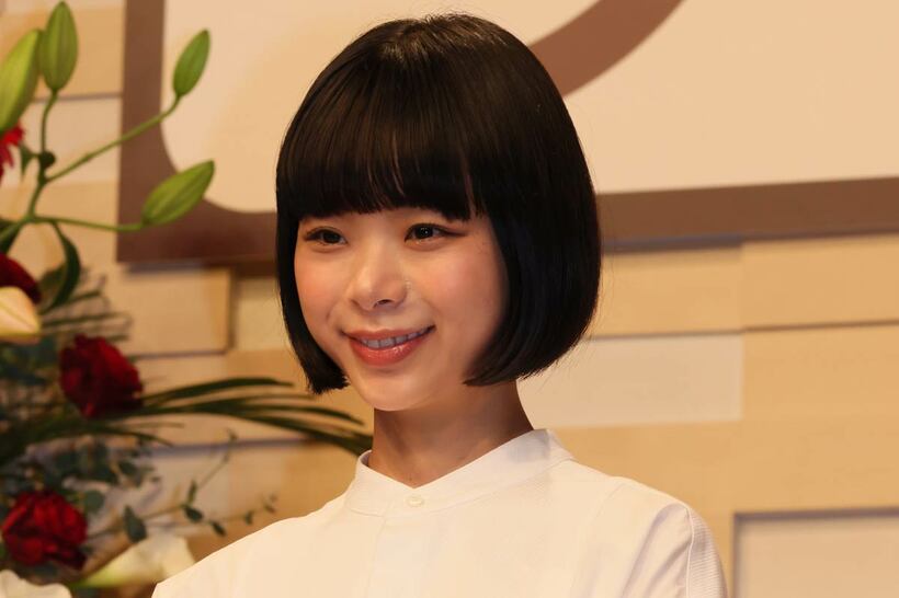 ヒロインの歌手スズ子を演じる趣里