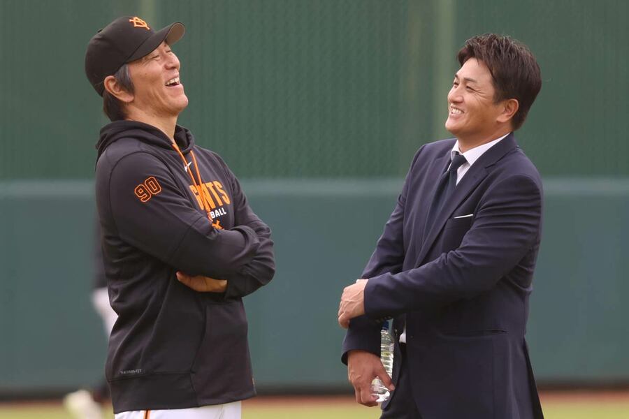 高橋由伸HCと爆笑する松井監督