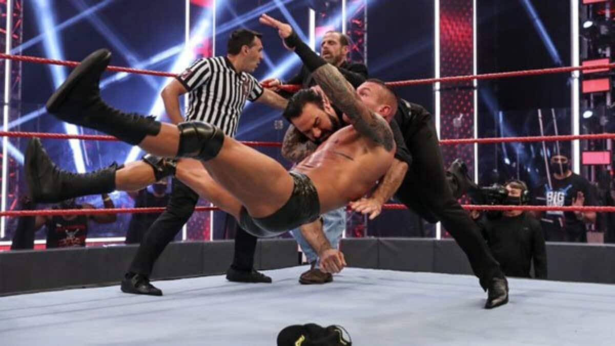 写真：【WWE】毒蛇オートン ショーン・マイケルズと王者マッキン
