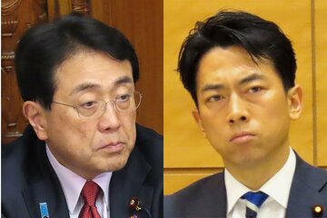 赤沢経産相（左）と小泉進次郎氏
