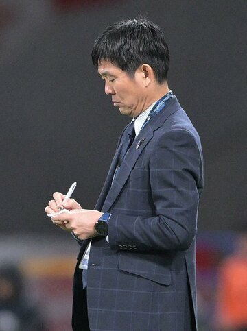 メモは常備の森保監督