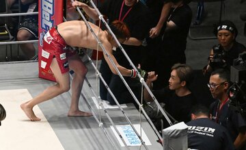 勝利した朝倉海と朝倉未来