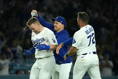1ページ目】【ドジャース】ロバーツ監督 サヨナラ打のラッシングに「彼