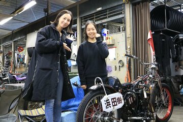 浜田樹来(右)に取材を行った渚