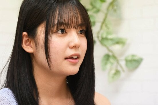 インタビュー中の松島かのん