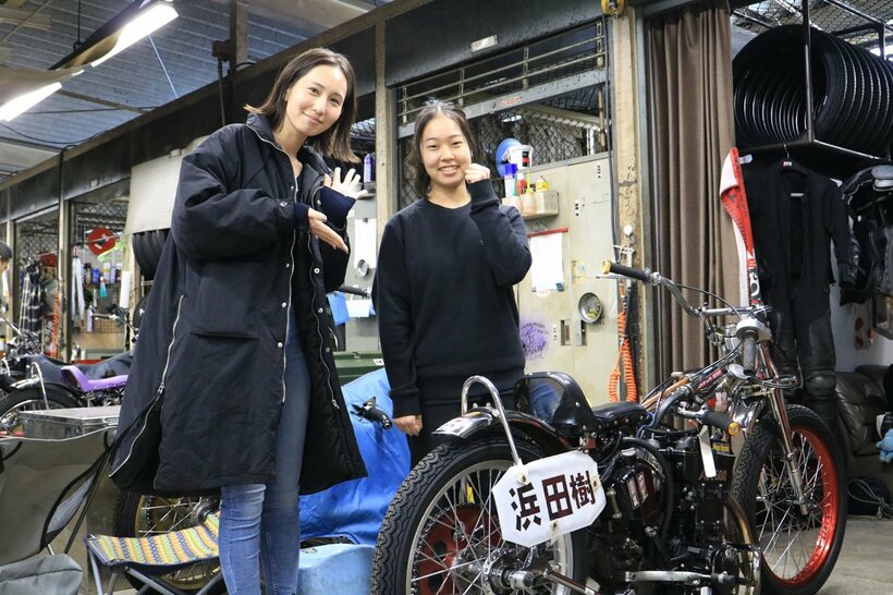 浜田樹来(右)に取材を行った渚