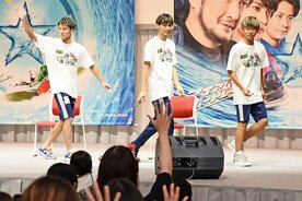 左から安河内健、末永和也、定松勇樹