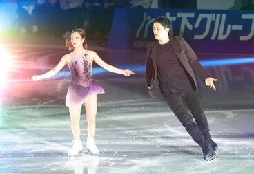 アイスショーに出演した三浦璃来(左)と木原龍一