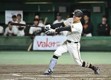 同点の9回にサヨナラ2ランを放った巨人・佐々木俊輔