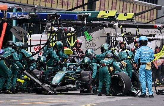 今季開幕のオーストラリアGPで出遅れたアストンマーティン（ロイター）