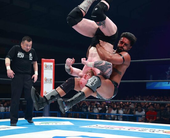 初戦はドリラ・モロニー(右)に沈められてしまったゲイブ・キッド