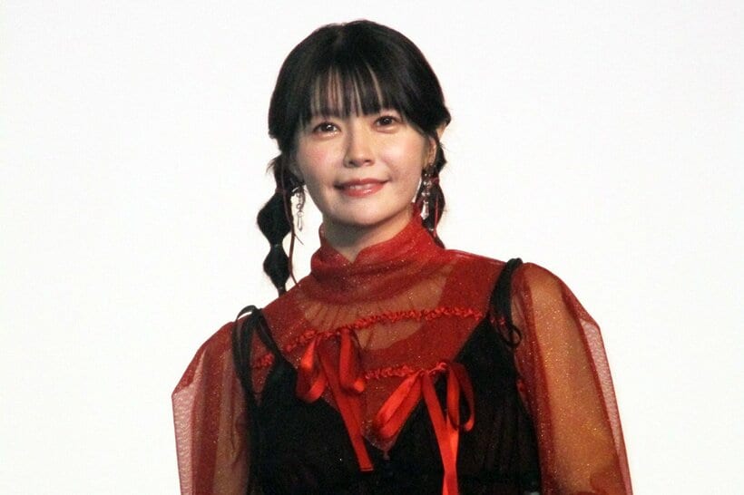 舞台挨拶に出席した竹達彩奈