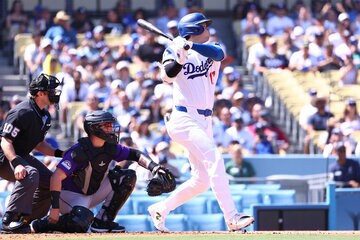 ロッキーズ戦で１回にヒットを放った大谷翔平