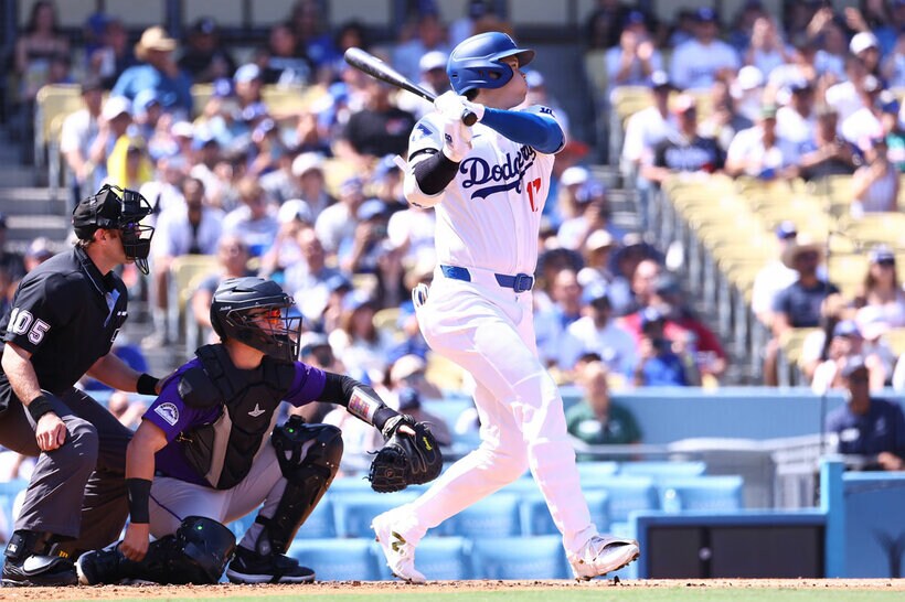 ロッキーズ戦で１回にヒットを放った大谷翔平