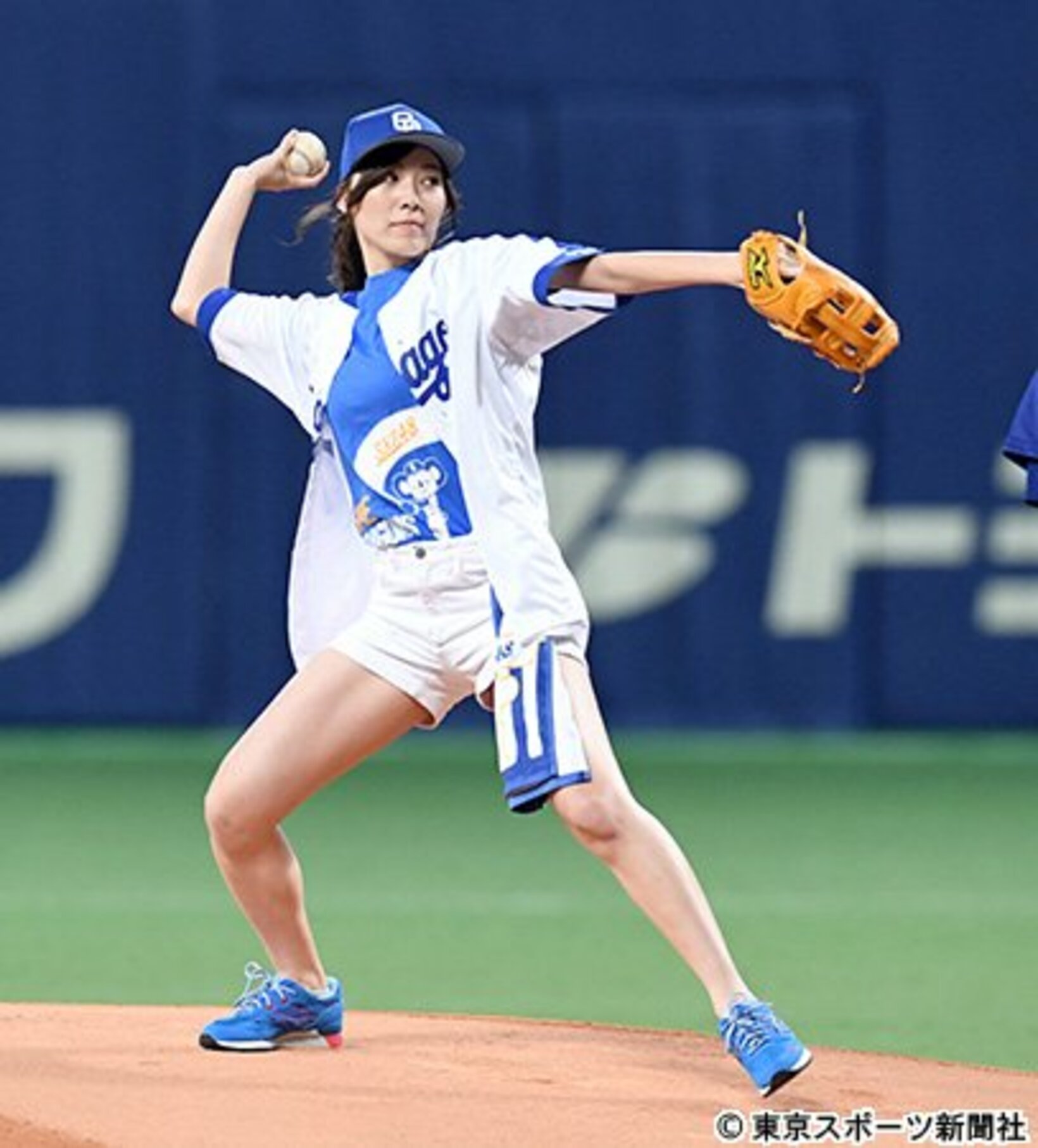 松井珠理奈が投球