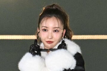 板野友美