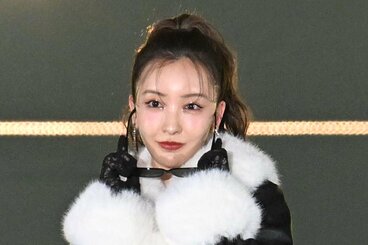 板野友美