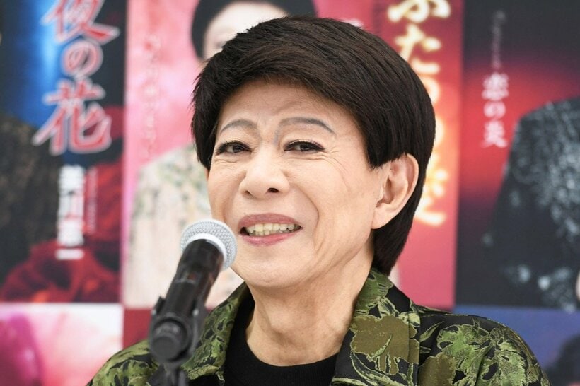 会見を行った美川憲一