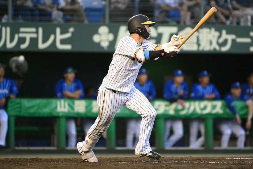 ３回、走者一掃の適時二塁打を放った木浪