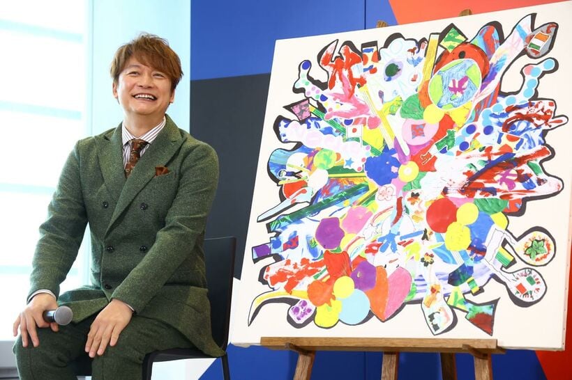 メッセージ・アート贈呈式に出席した香取慎吾