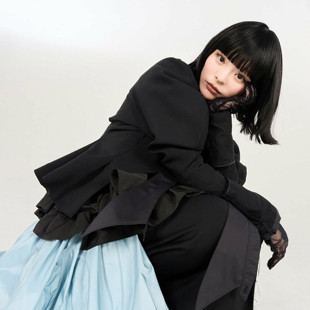 新曲「Focus Focus」ではシックにキメたきゃりーぱみゅぱみゅ