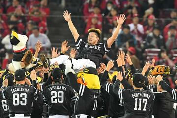 日本シリーズで胴上げ投手となった森（２０１８年１１月）