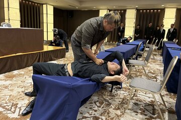 OZAWAをテーブルに叩きつけた稲村